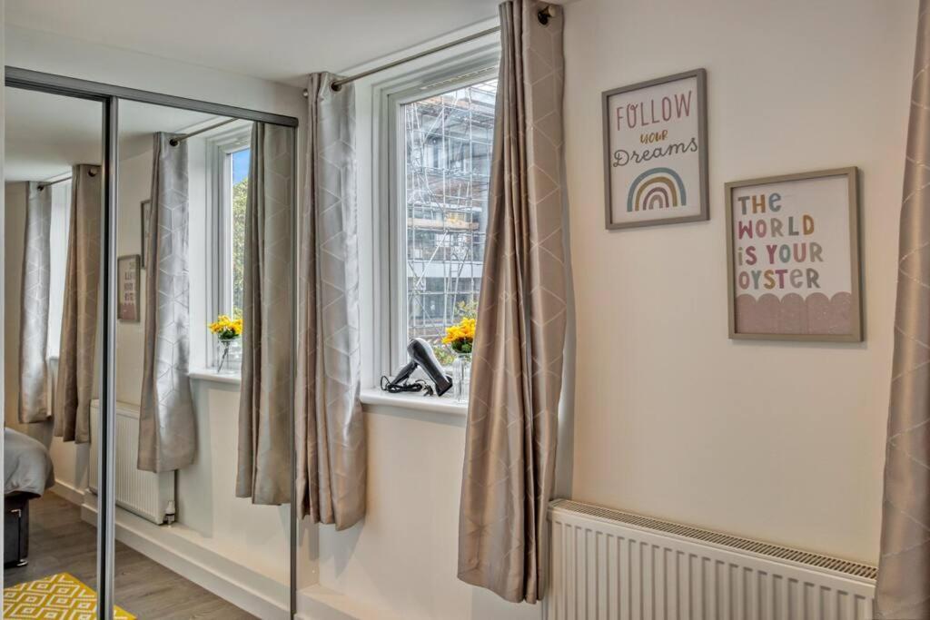 Hidden Gem In Battersea W/ Free Parking Londres Exterior foto